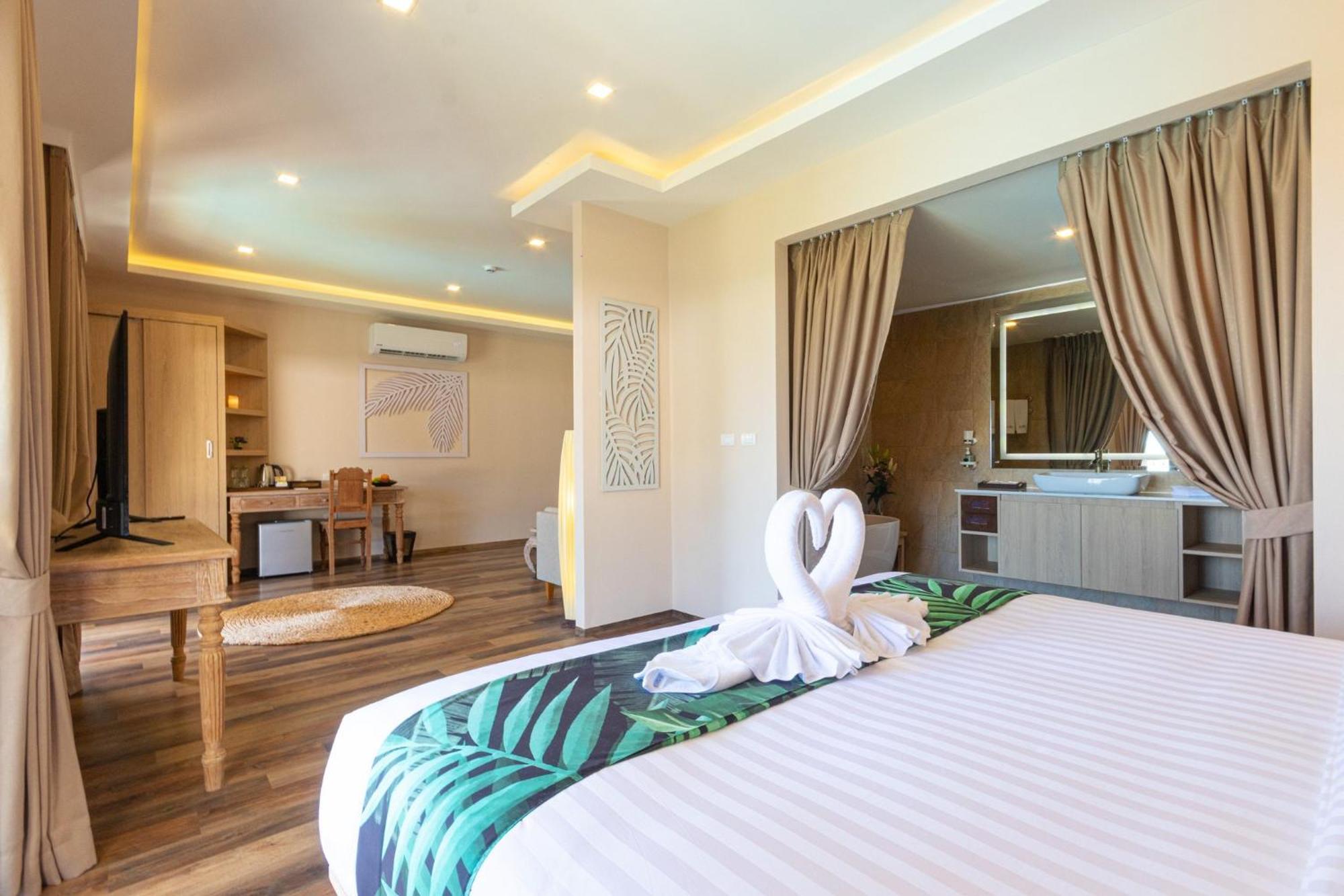 Vannee Golden Sands Beachfront Resort Хаад Рин Екстериор снимка