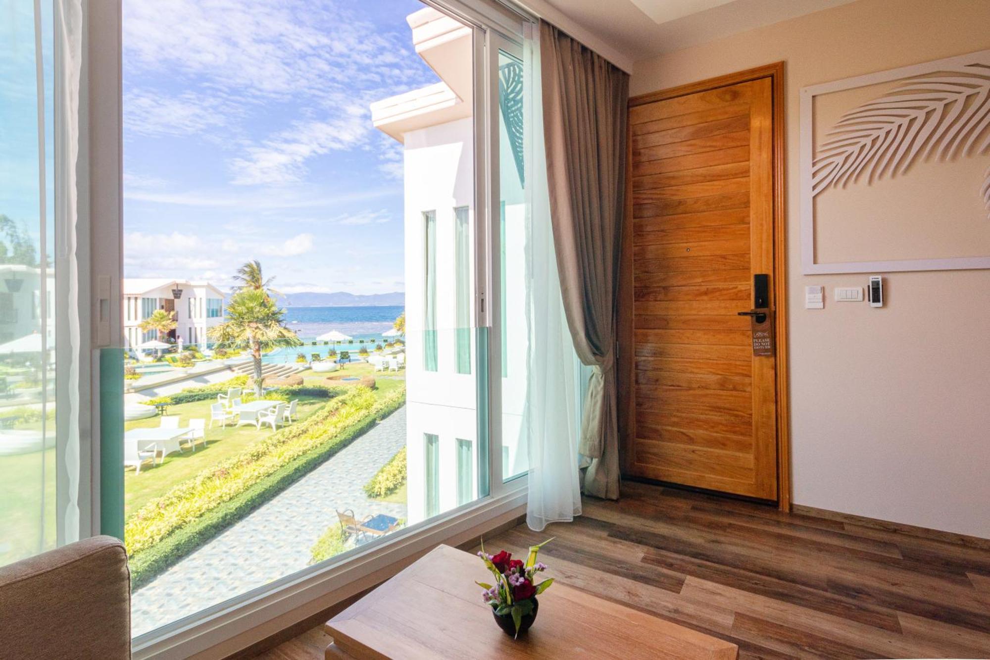 Vannee Golden Sands Beachfront Resort Хаад Рин Екстериор снимка