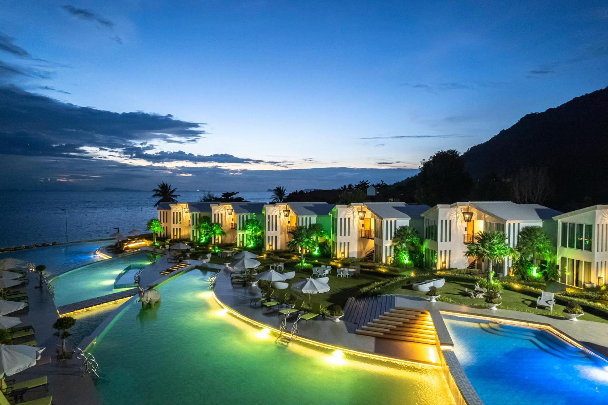 Vannee Golden Sands Beachfront Resort Хаад Рин Екстериор снимка