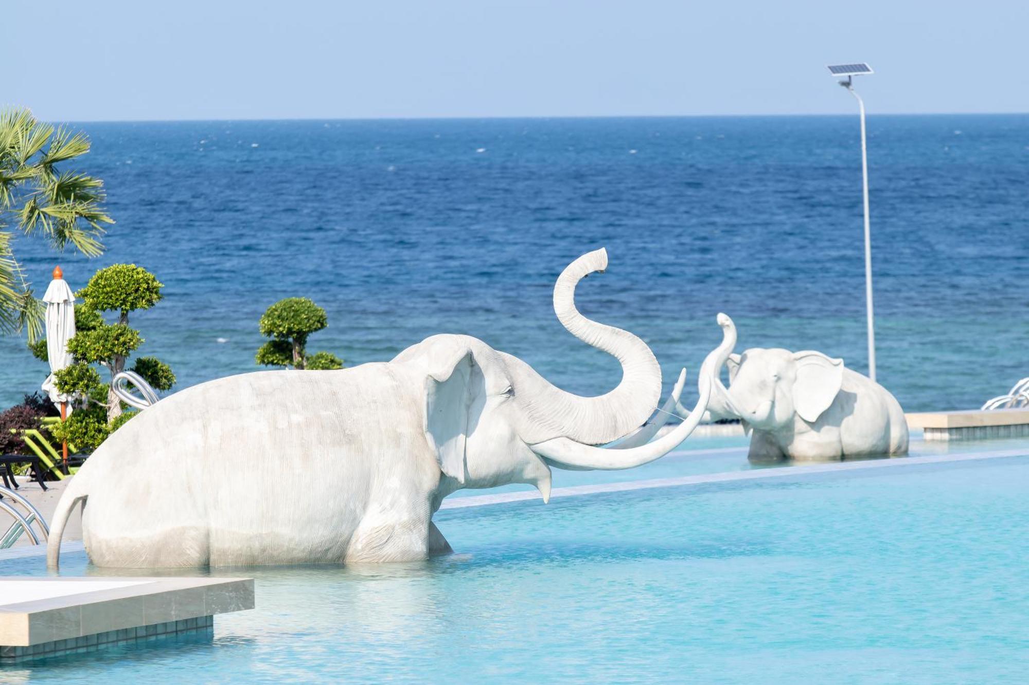 Vannee Golden Sands Beachfront Resort Хаад Рин Екстериор снимка