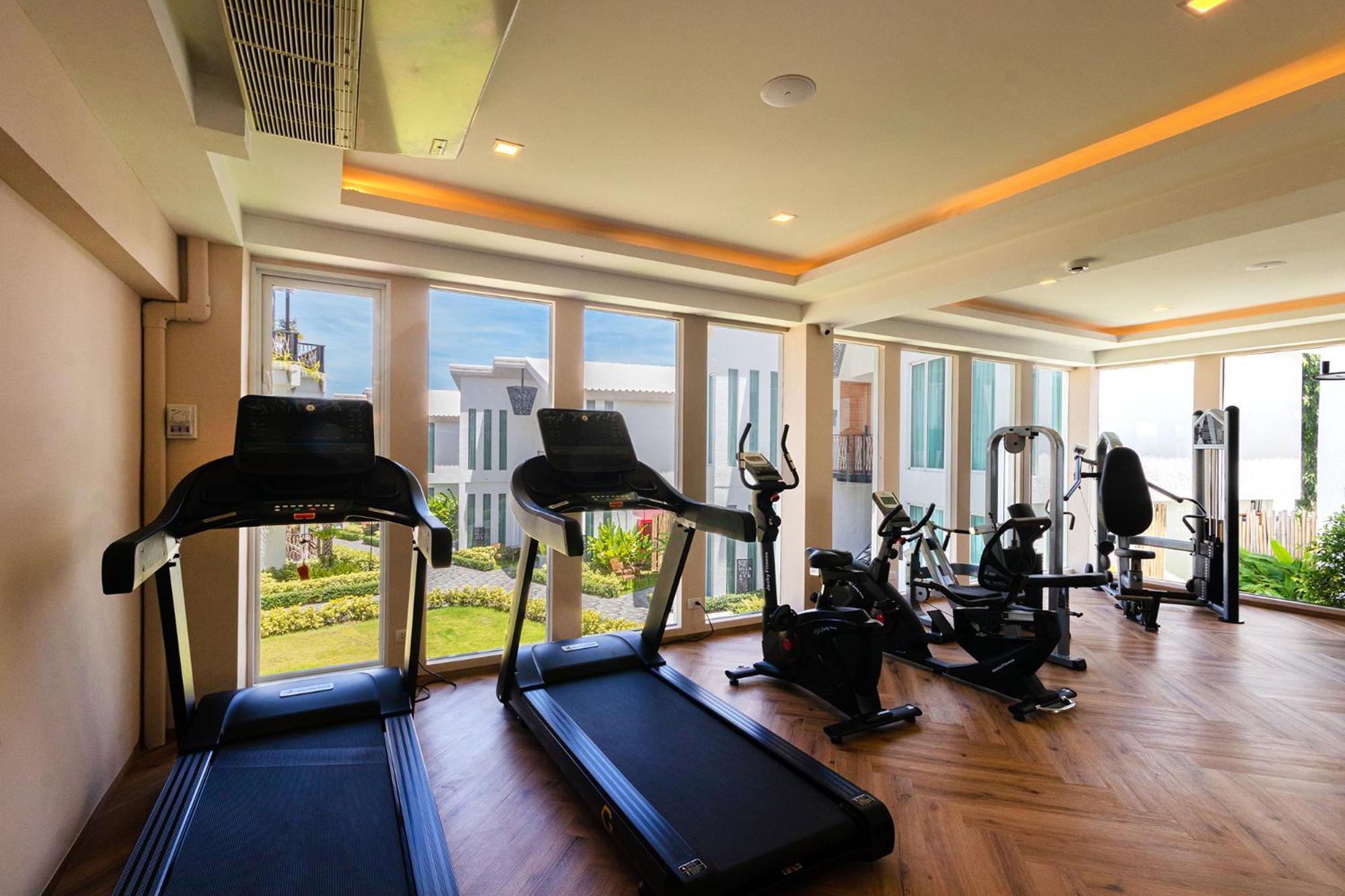 Vannee Golden Sands Beachfront Resort Хаад Рин Екстериор снимка
