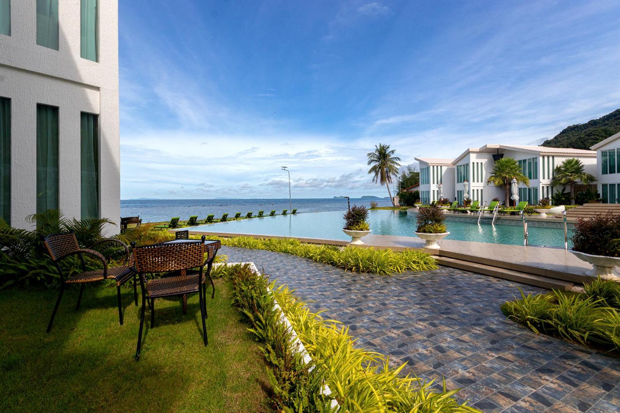 Vannee Golden Sands Beachfront Resort Хаад Рин Екстериор снимка