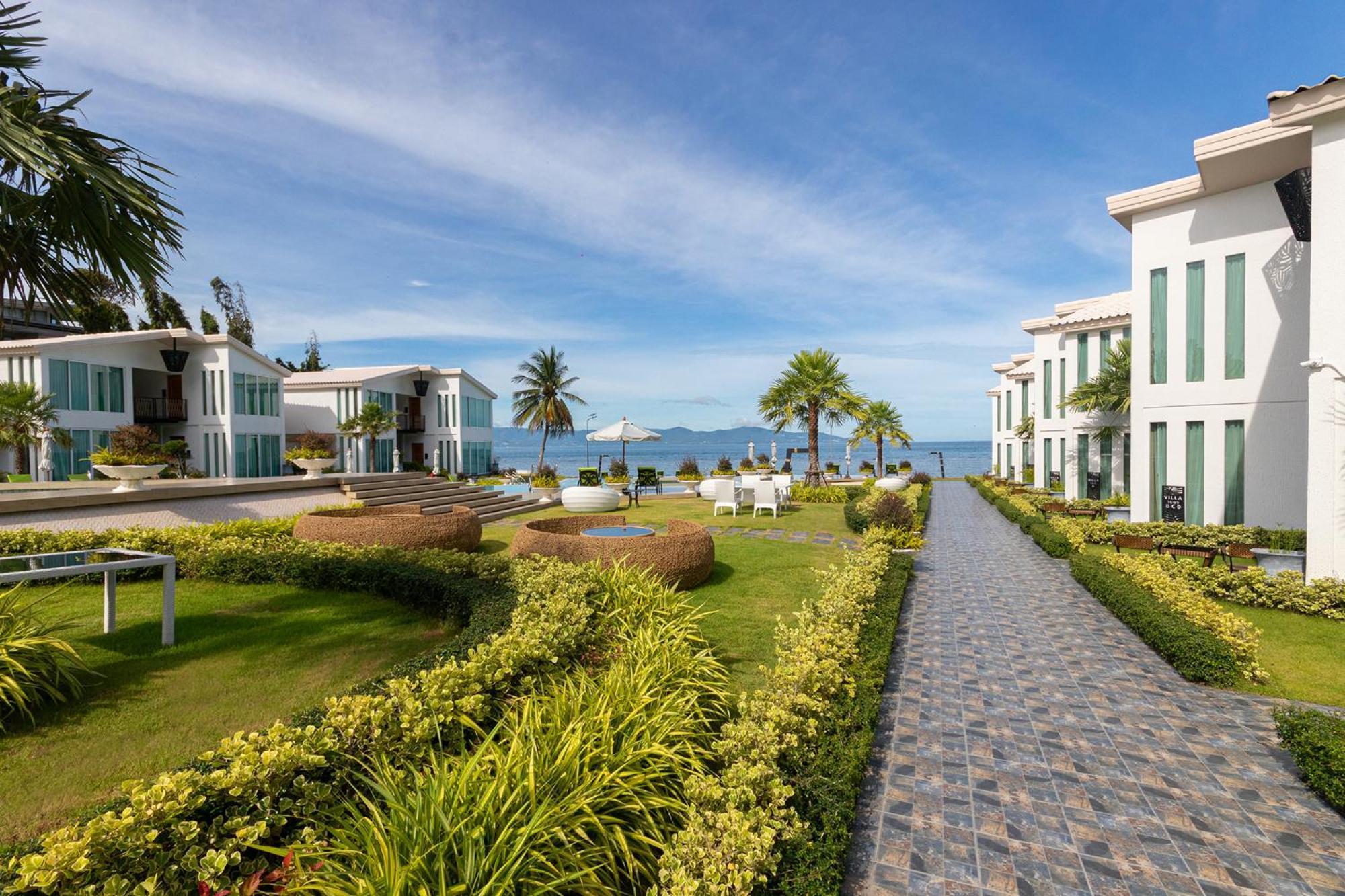Vannee Golden Sands Beachfront Resort Хаад Рин Екстериор снимка